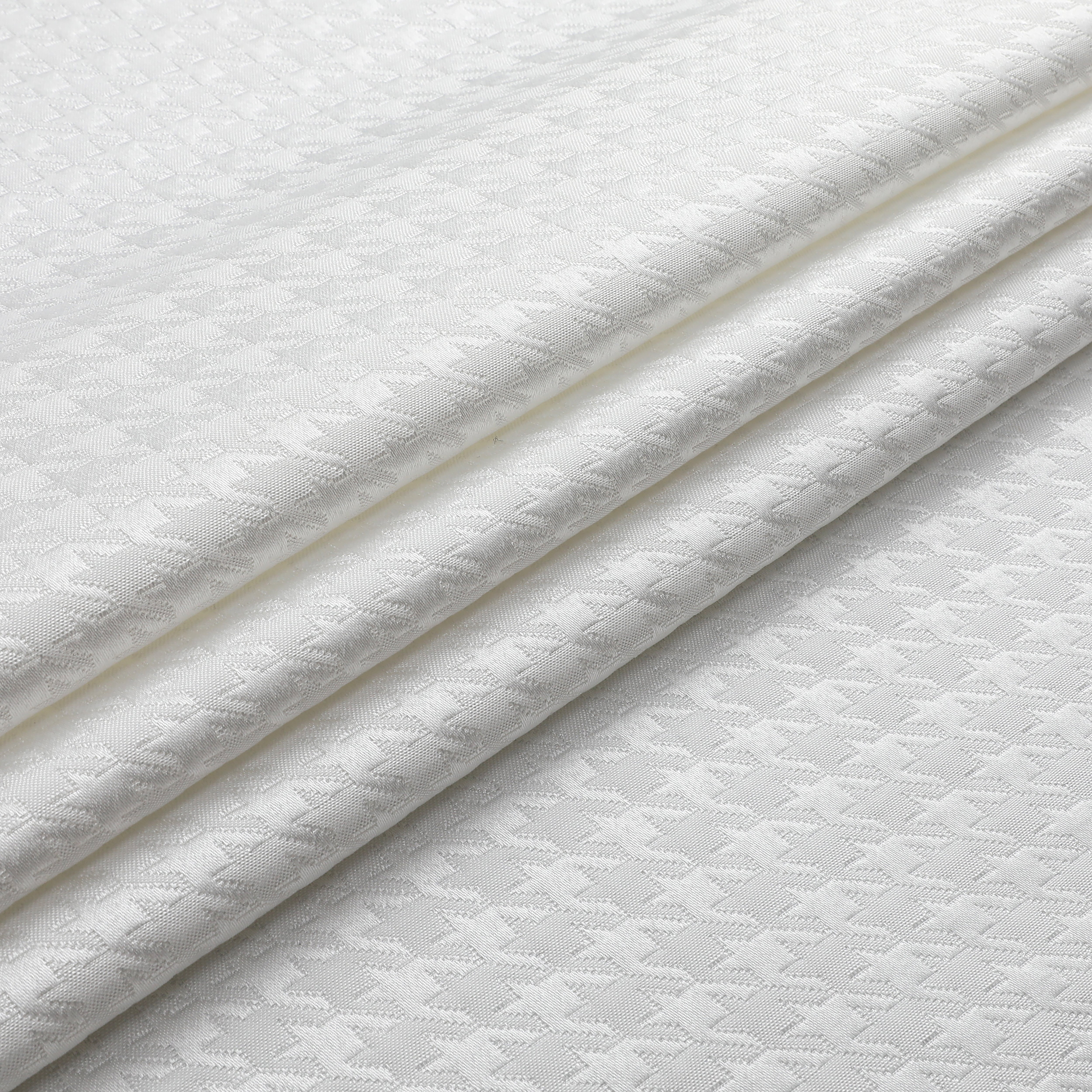 TC1373  White Jacquard Houndstooth Tablecloth