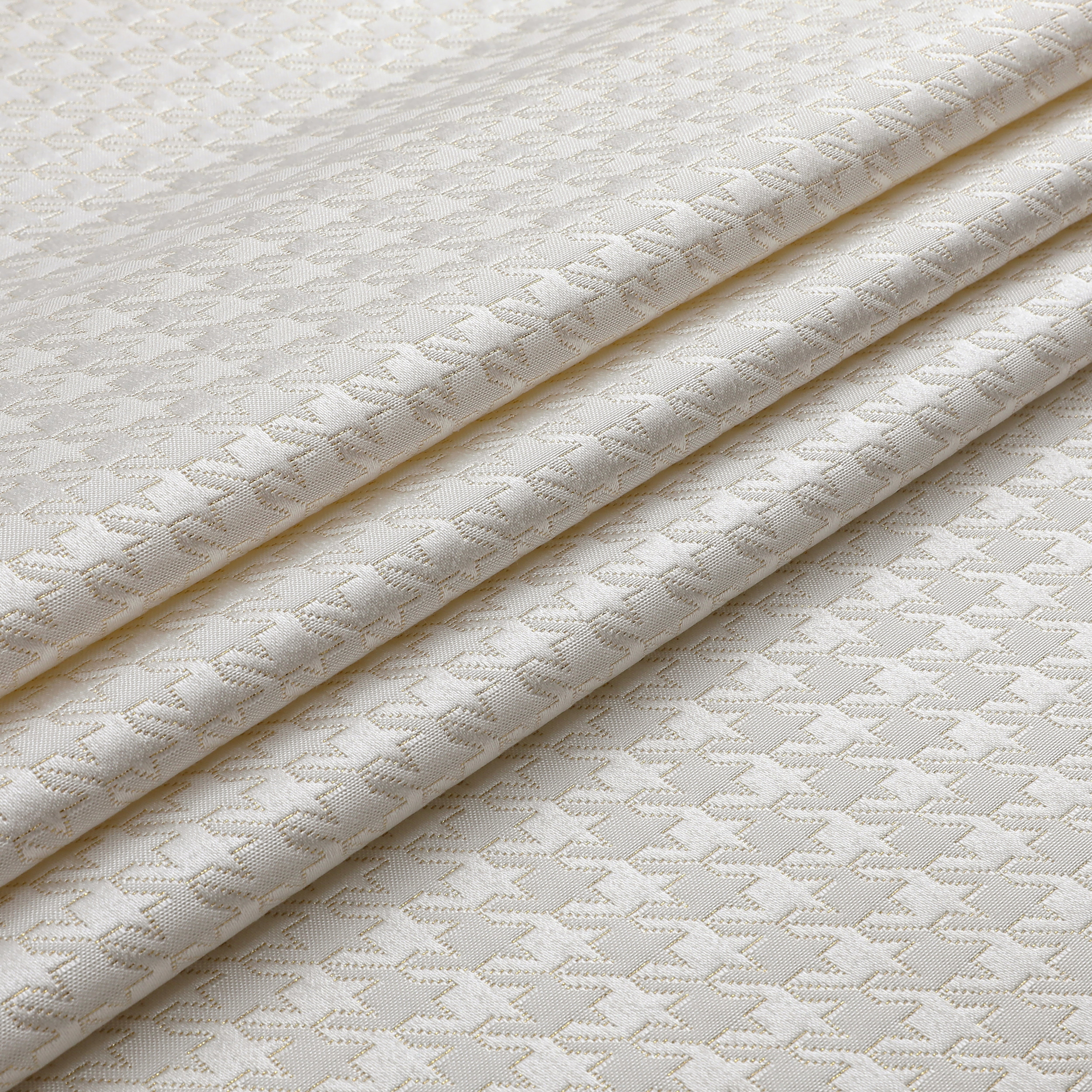 TC1374  White Gold Jacquard Houndstooth Tablecloth