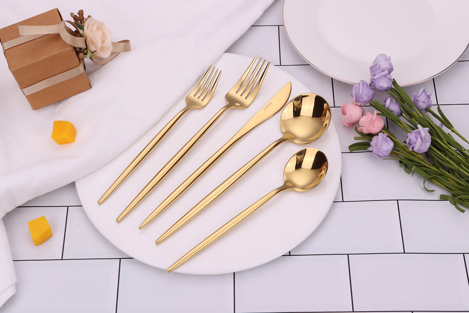 Morne Gold 20 Piece Flatware