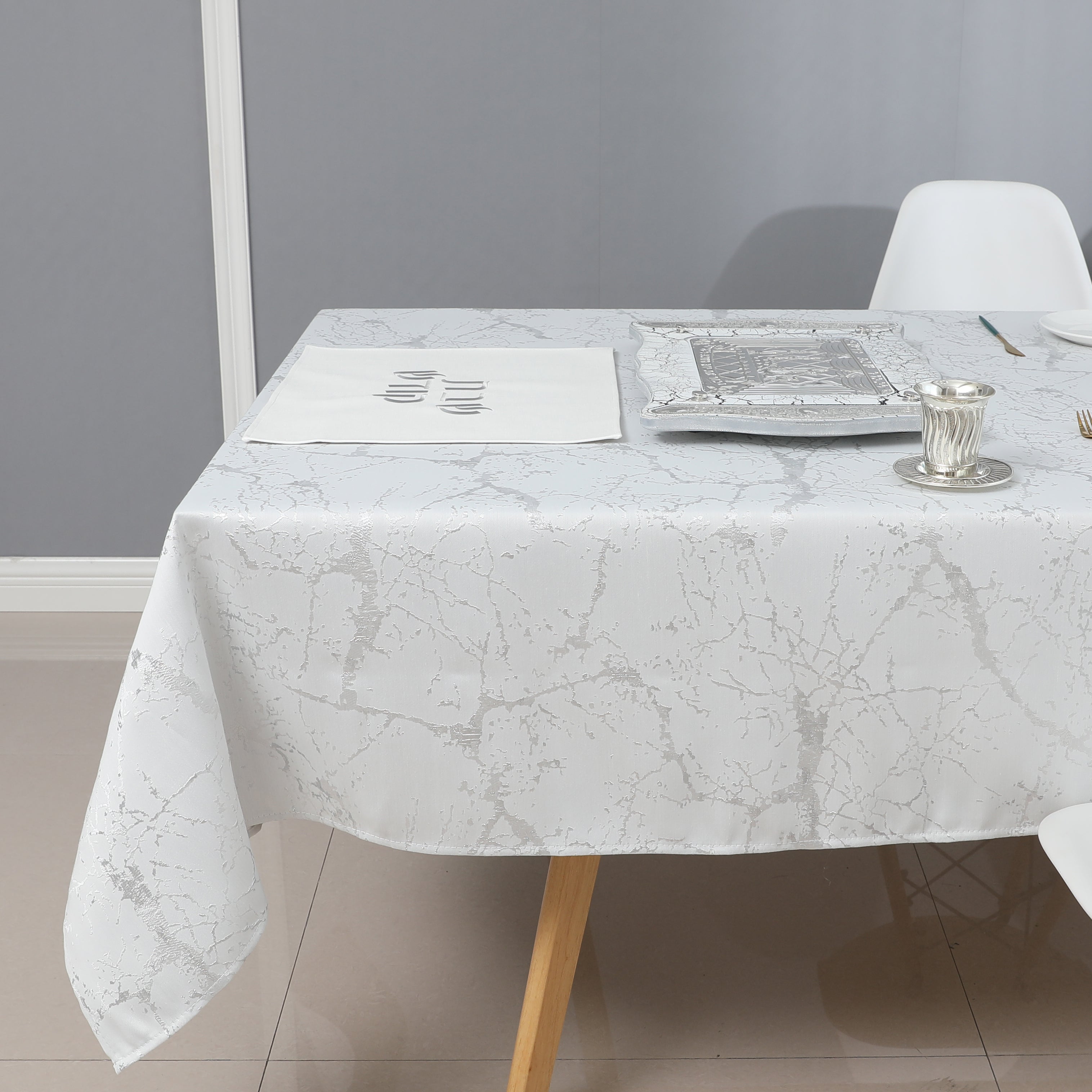 TC1306- Jacquard marble white/silver 70 x 160