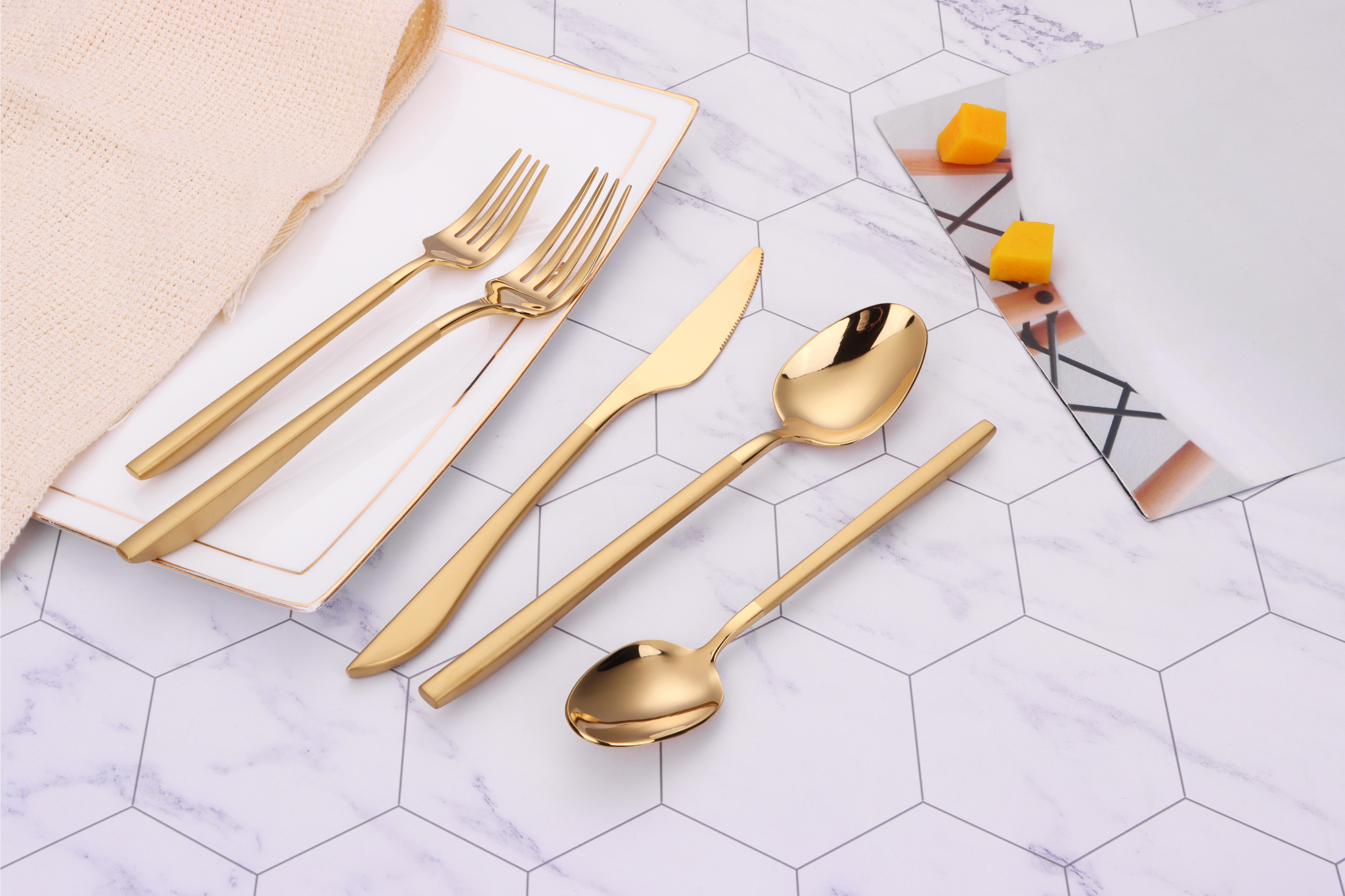 Wave Half Gold Half Shiny 20 Piece Flatware